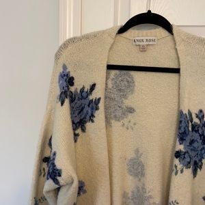 Knox Rose Cream and Blue Floral Knit Cardigan
